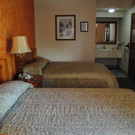 Hotel Suites El Paseo Сьюдад-Хуарес Экстерьер фото